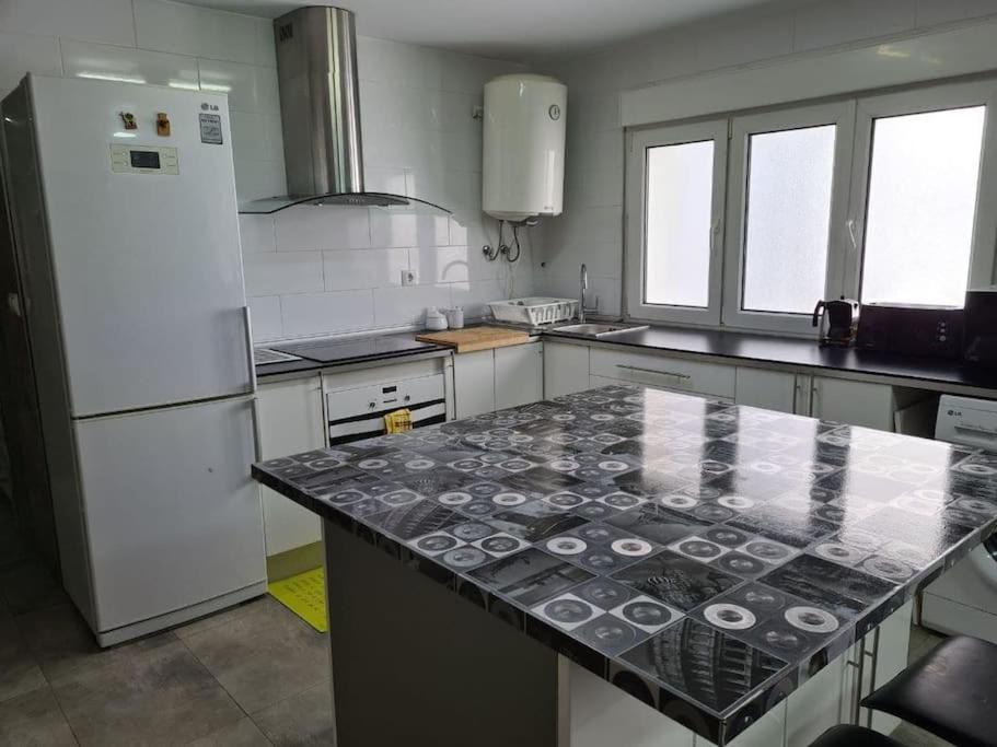 A Un Paso De La Playa, Amplio Apartamento Gijon Bagian luar foto